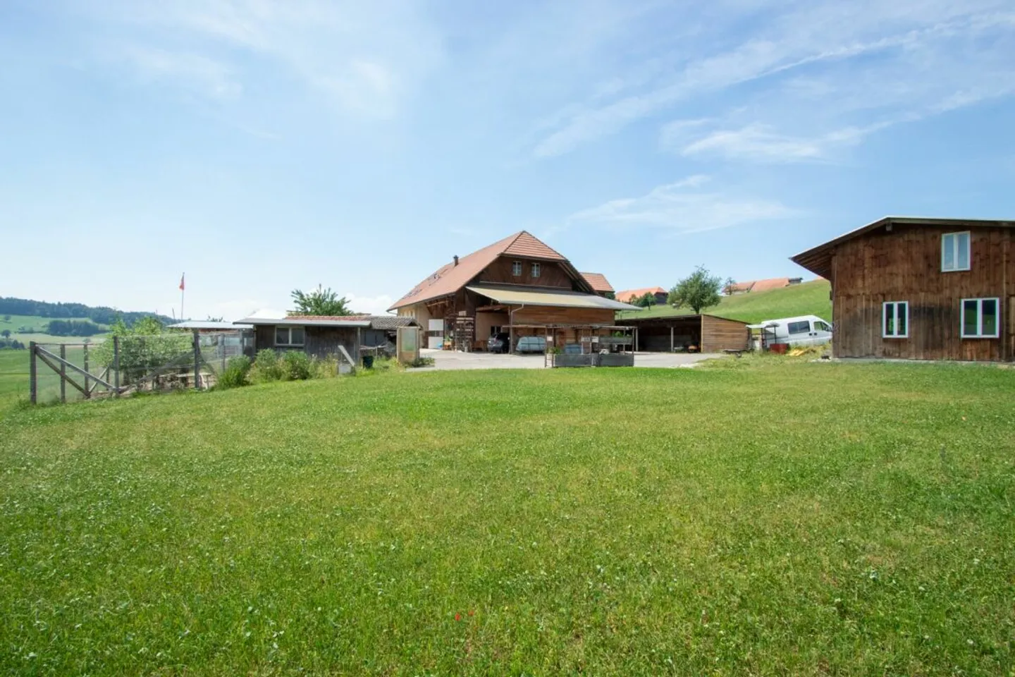 Mehr als ein Bauernhaus - drei Wohnungen und unzählige Möglichkeiten - Foto 4 von 13