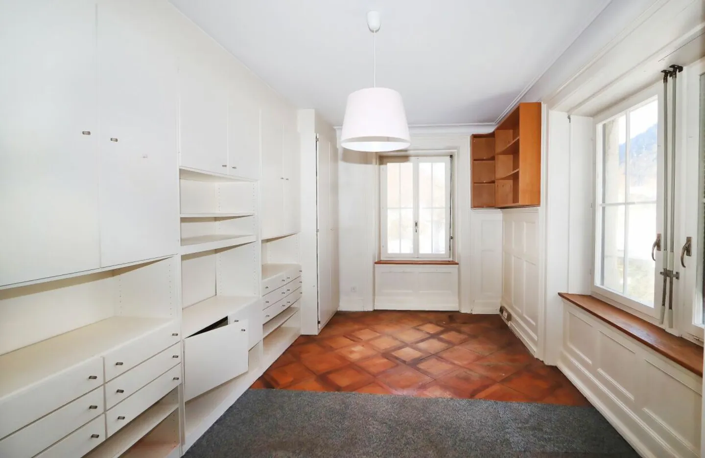 Affascinante casa plurifamiliare a Linthal - Foto 12 di 13