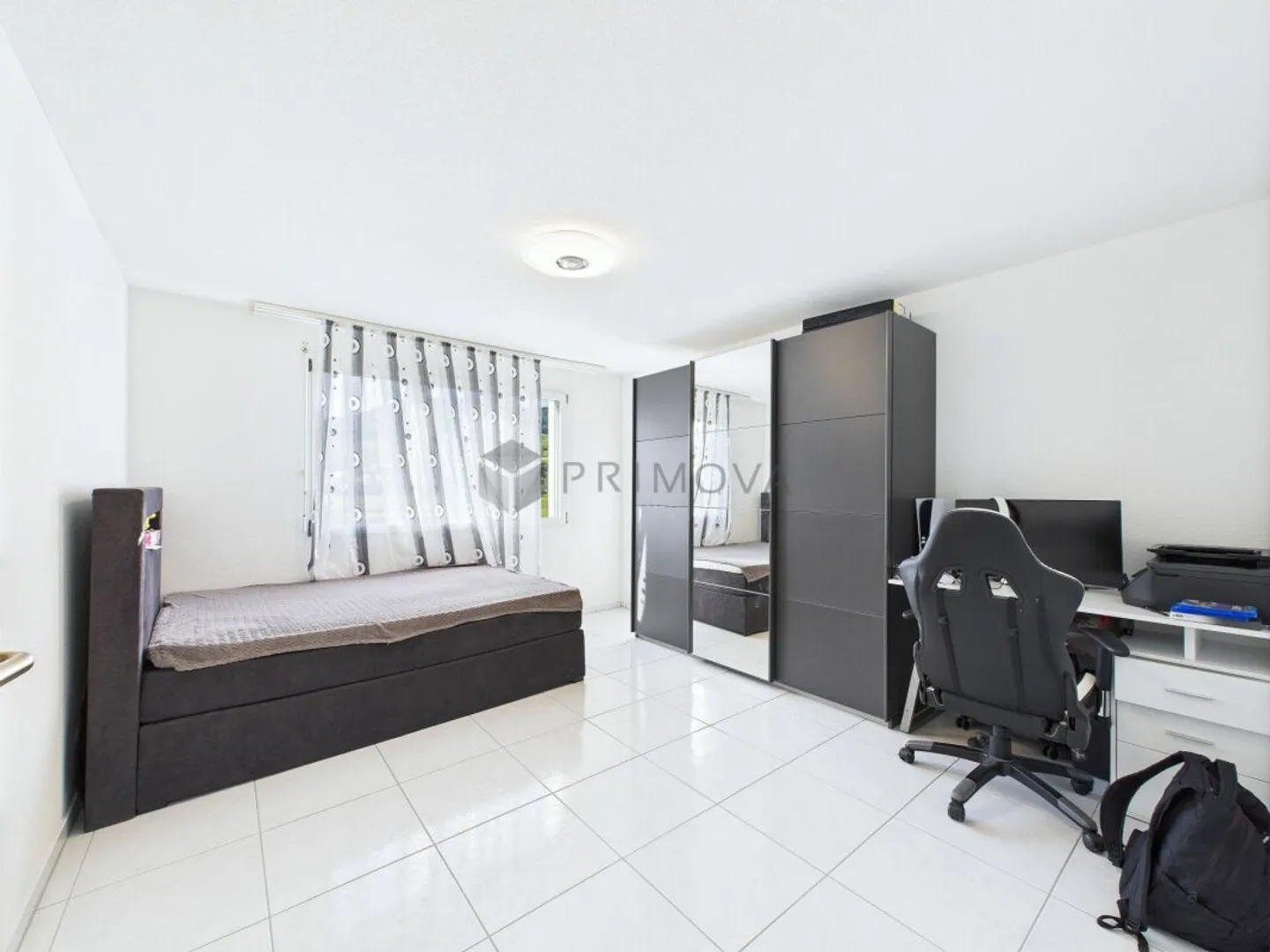 Godere di un ampio spazio abitativo con balcone e disposizione ideale - Foto 13 di 13