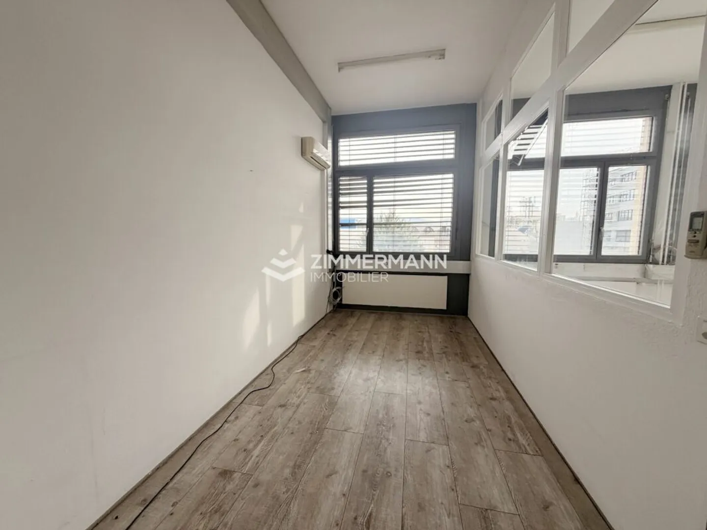 Satigny - Modern offices for rent (332 m²) with 8 parking spaces - Photo 5 of 9