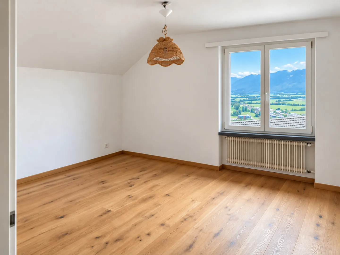 6½-Room Single-Family House in the Green with Beautiful View - Photo 9 of 13