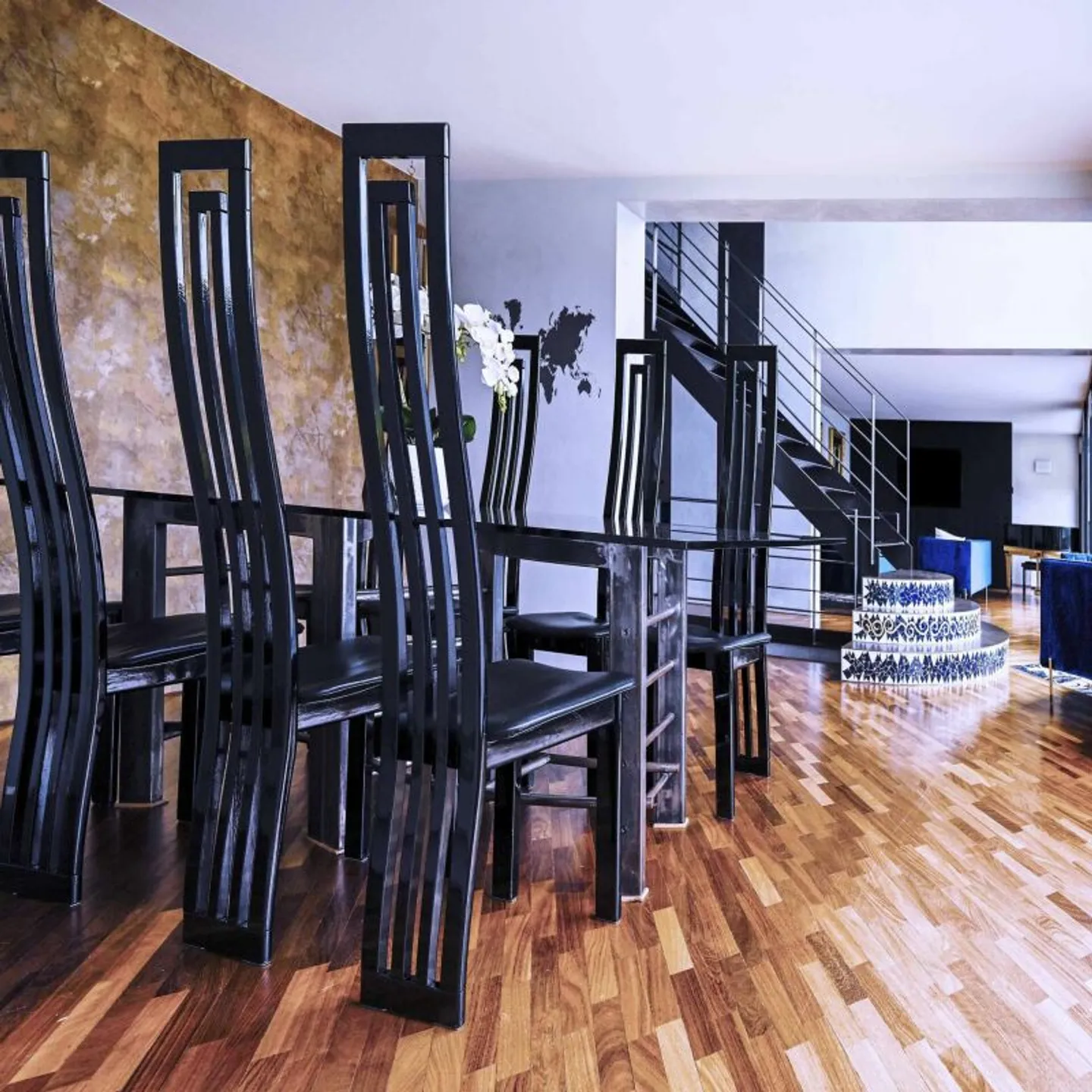 Elegante 10-Zimmer Villa mit aussergewöhnlicher Architektur - Foto 5 von 13