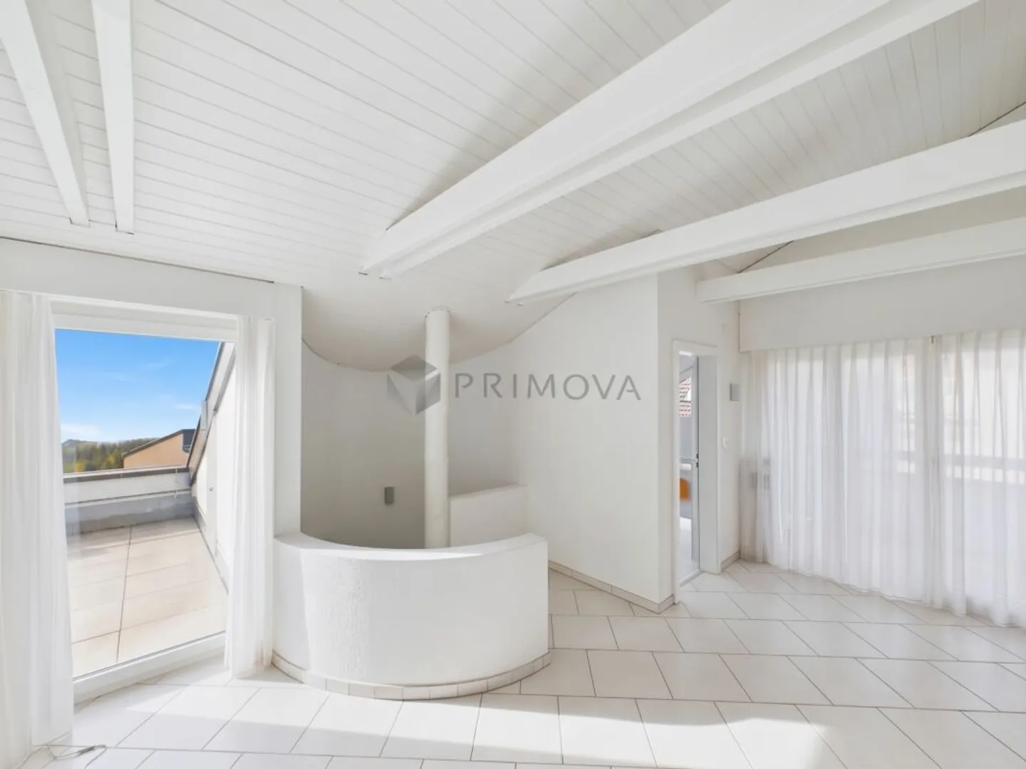 Exclusive Home with Lake View - Photo 6 of 9