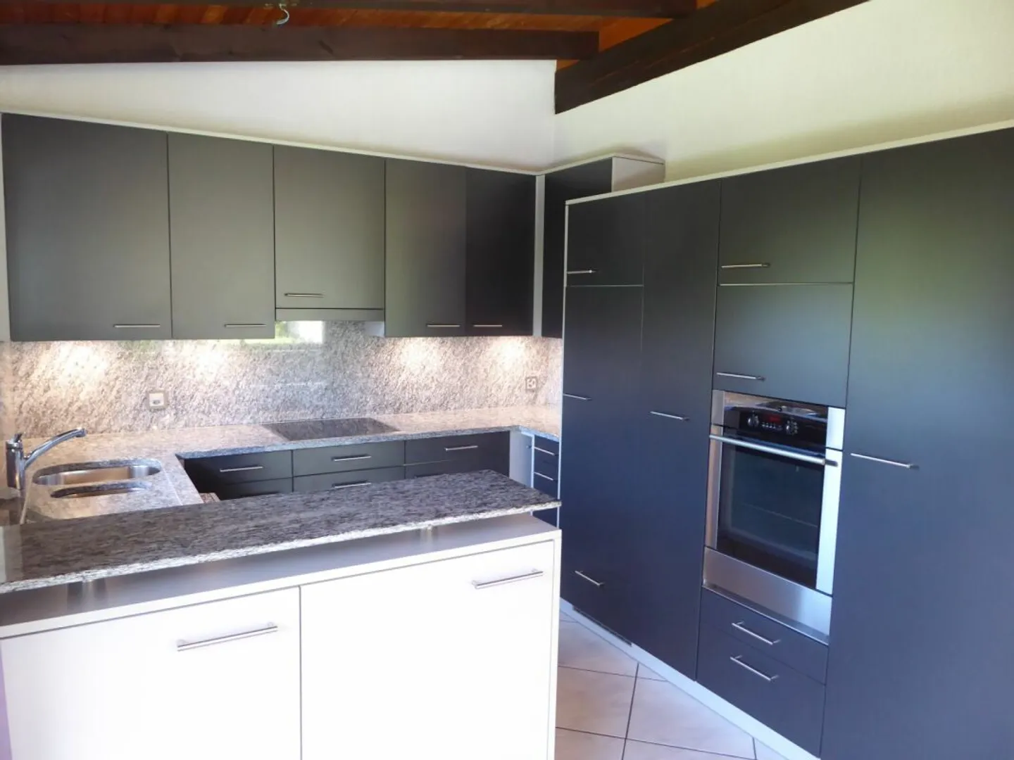 Detached 6 1/2-room single-family house in a child-friendly location - Photo 6 of 13