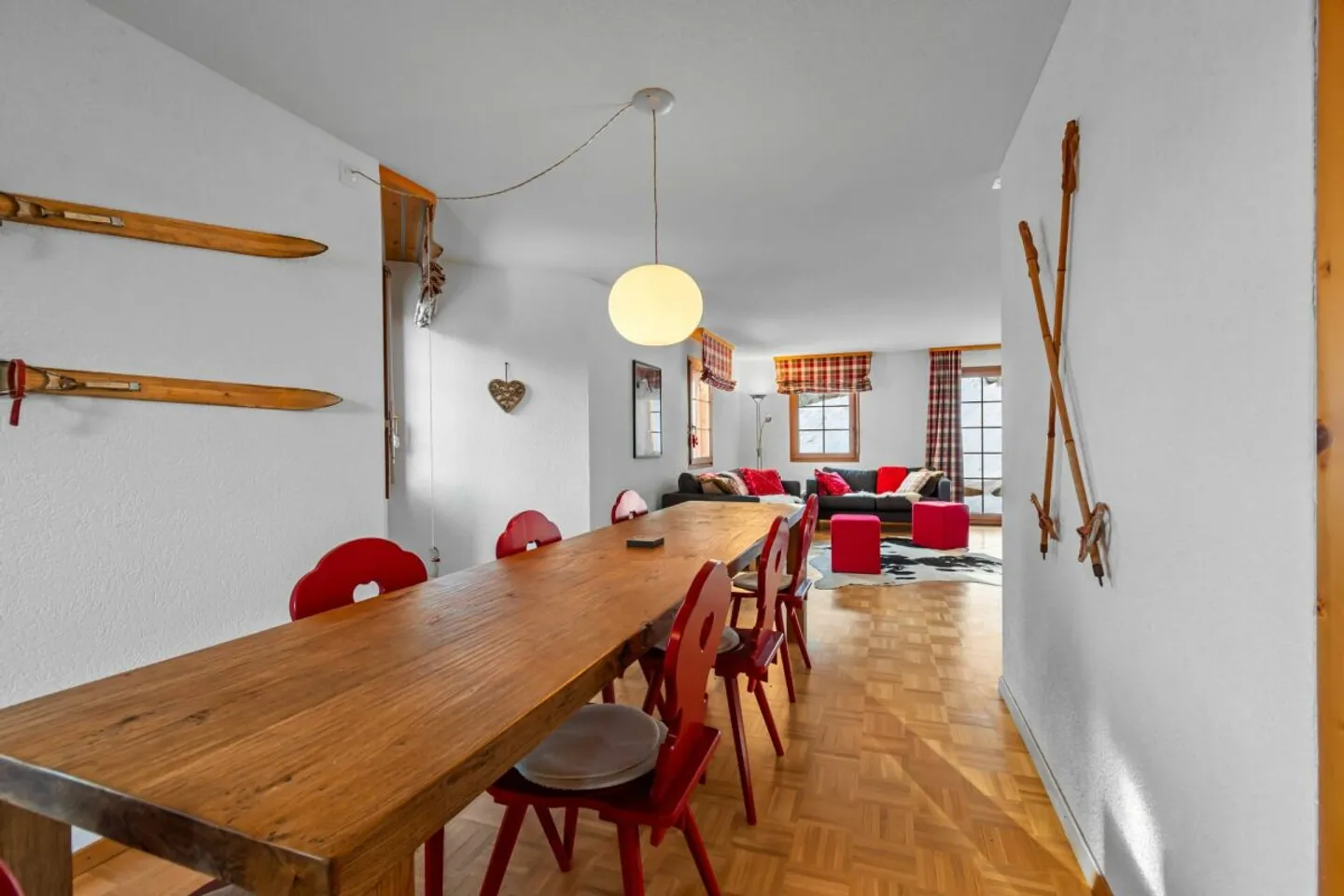 Appartamento per vacanze 4 1/2 stanze con sauna privata e un posto auto nel garage sotterraneo - Foto 5 di 13