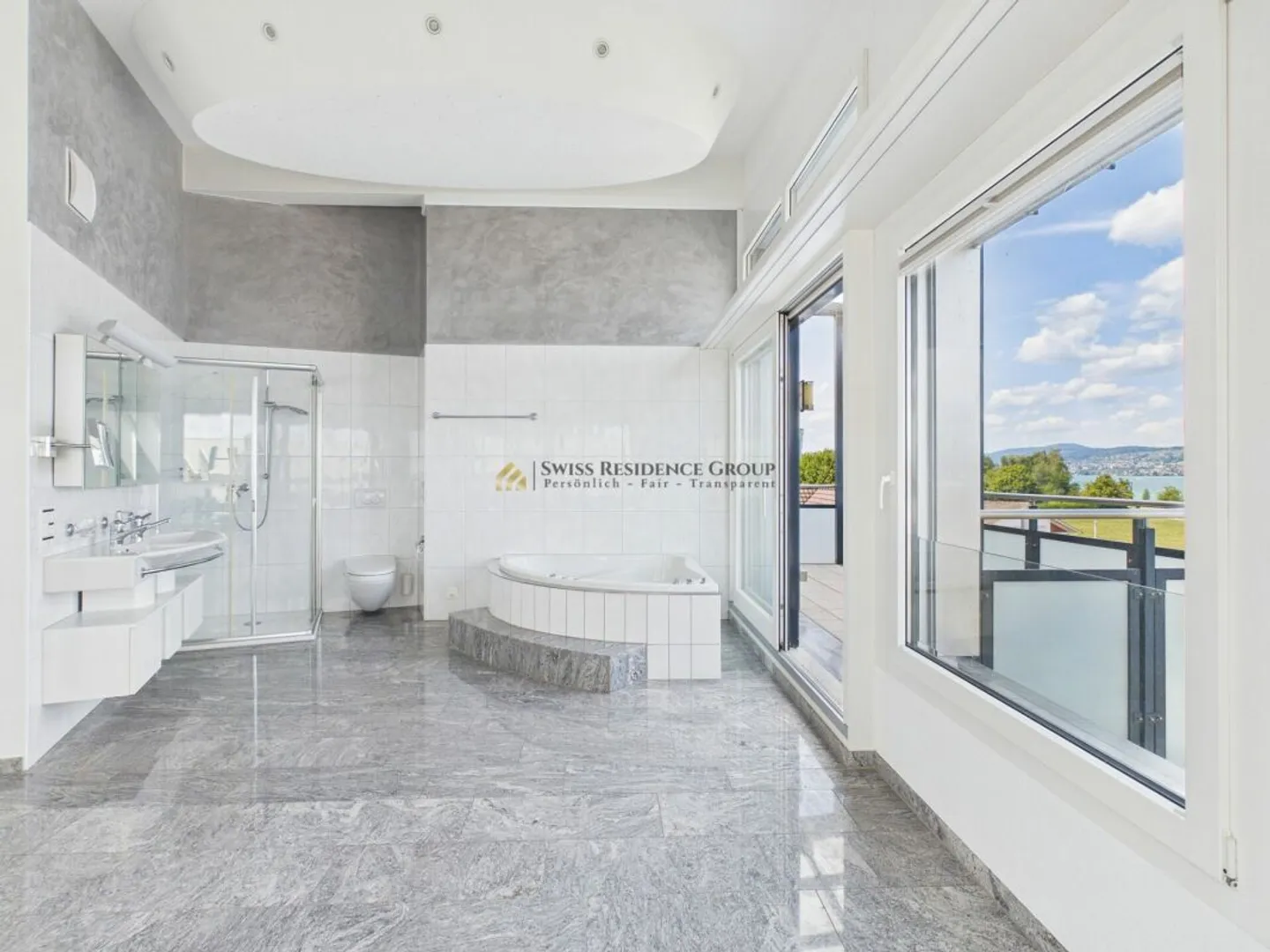Exclusive with breathtaking lake view - private rooftop terrace - wellness oasis - Photo 8 of 13