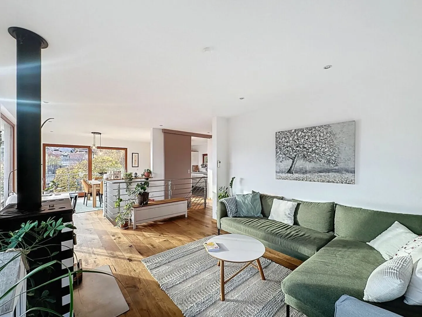 Magnificent architect-designed villa with stunning panoramic views of the plain - Photo 9 of 13