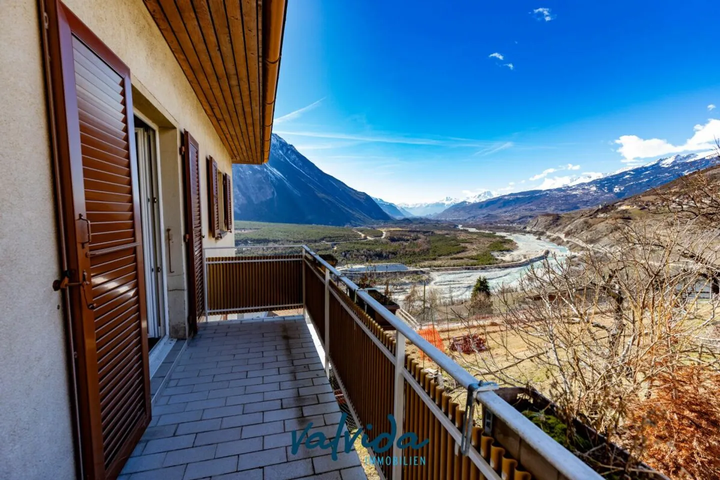 Loge over Leuk City - 5.5 rooms with spectacular distant view - Photo 1 of 13