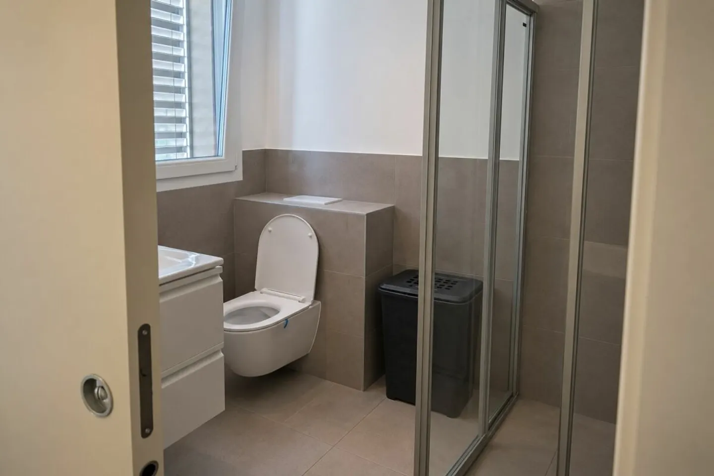 Magnificent 3.5-room apartment with balcony in Monthey - Photo 7 of 11
