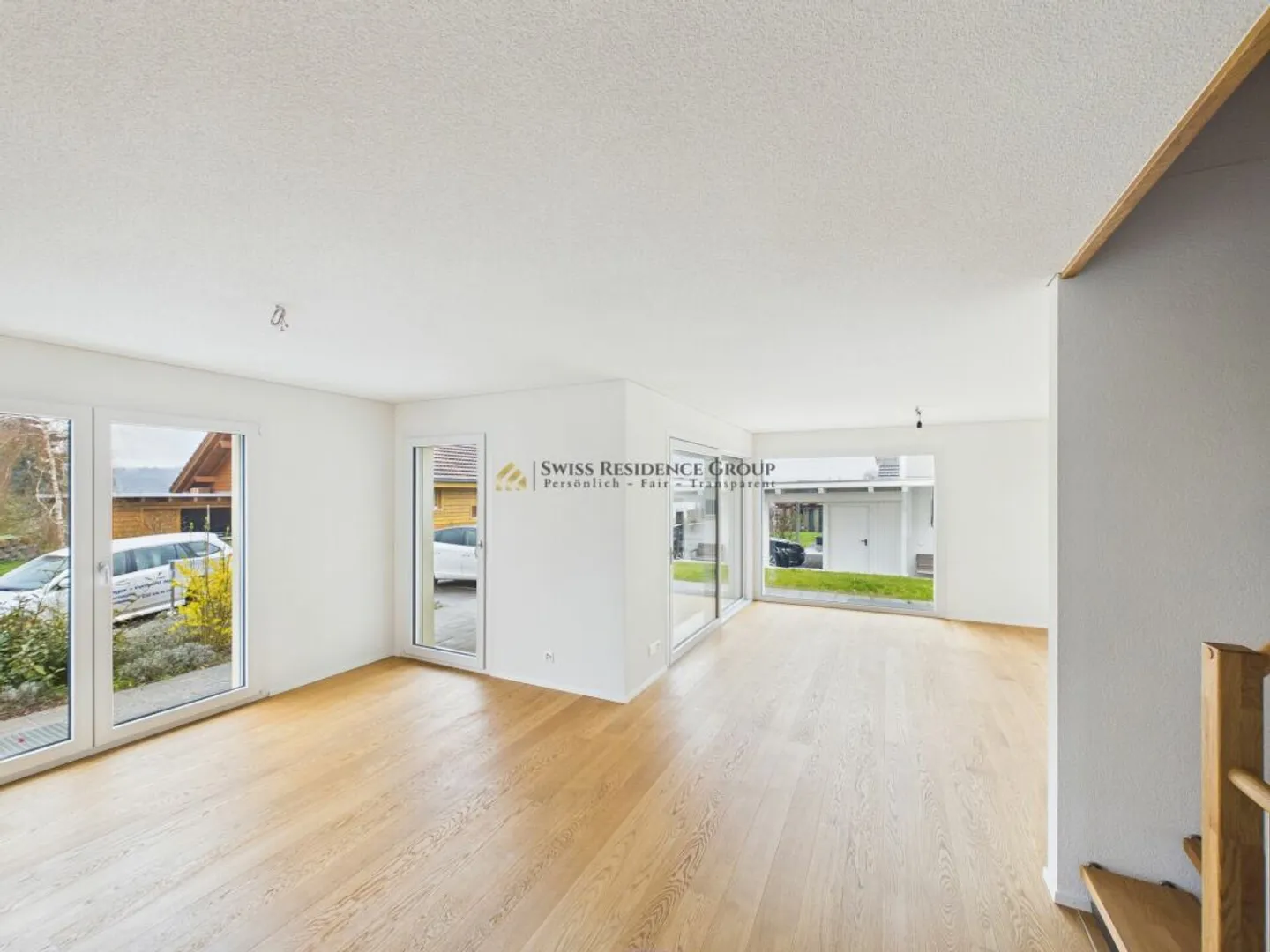 Confort de vie moderne dans la verdure - maison jumelée de haute qualité à Aeschi - Photo 5 sur 13