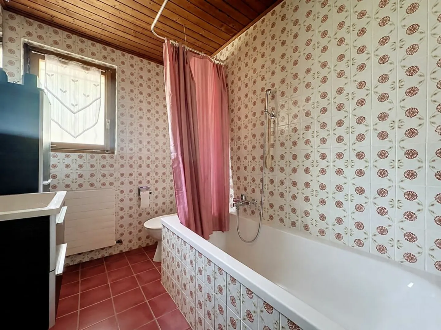 VILLA INDIVIDUELLE DE PLAIN-PIED EN BORDURE DE ZONE AGRICOLE AVEC UN RUISSEAU - Foto 12 di 13