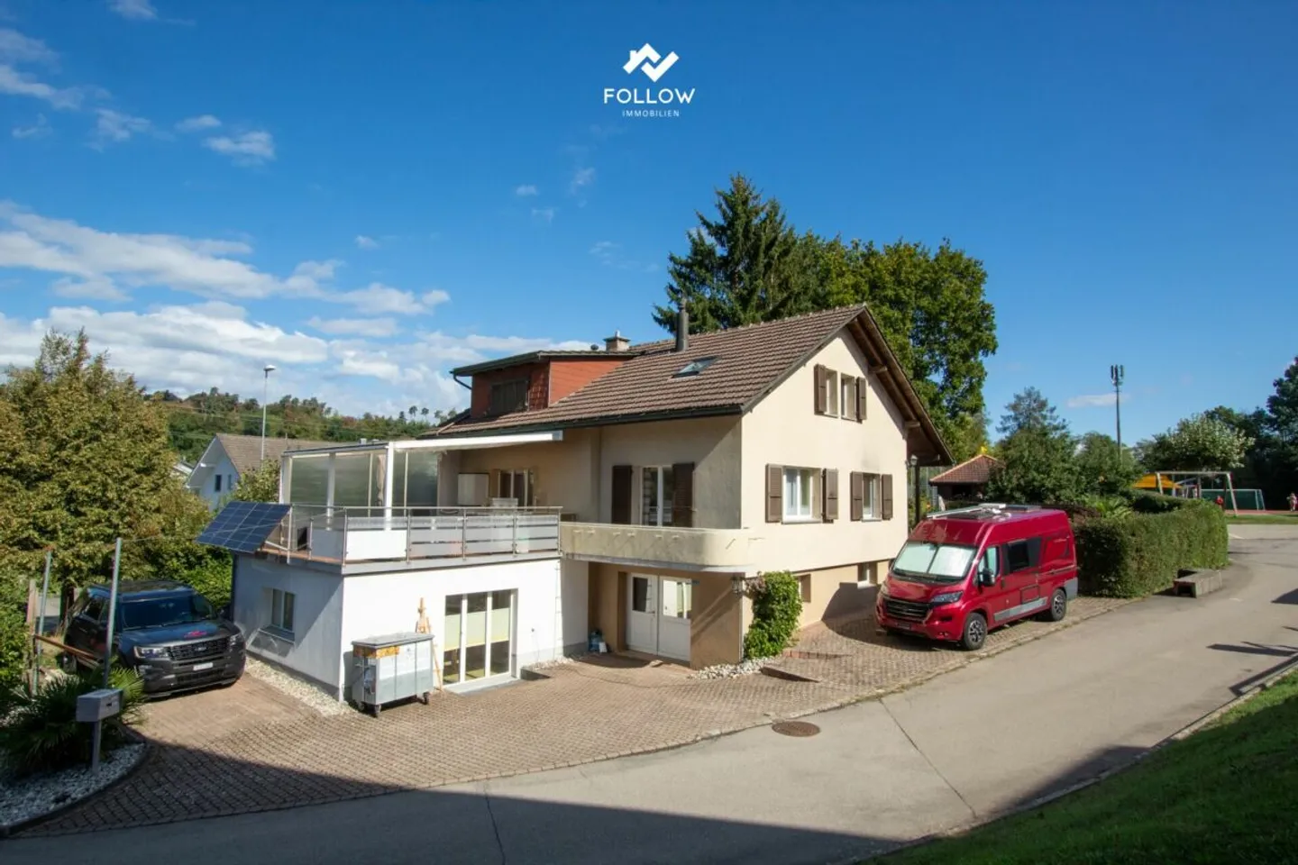 Vielseitiges Haus in Liebistorf - Foto 1 von 13