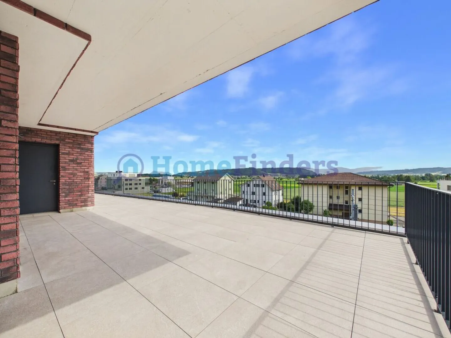 Modernes Apartment mit grosser Terrasse - Foto 2 von 10