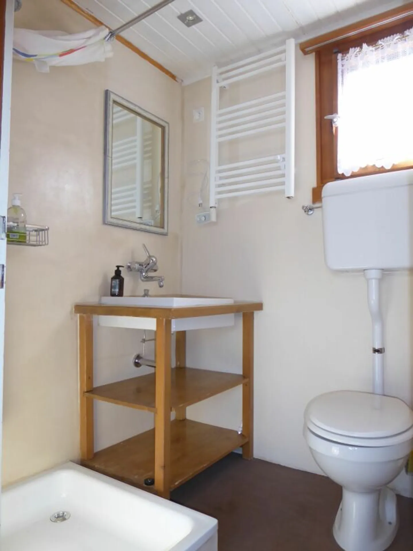 freistehendes Ferien-/Wohnhaus mit unverbaubarer Bergsicht - Photo 8 of 13