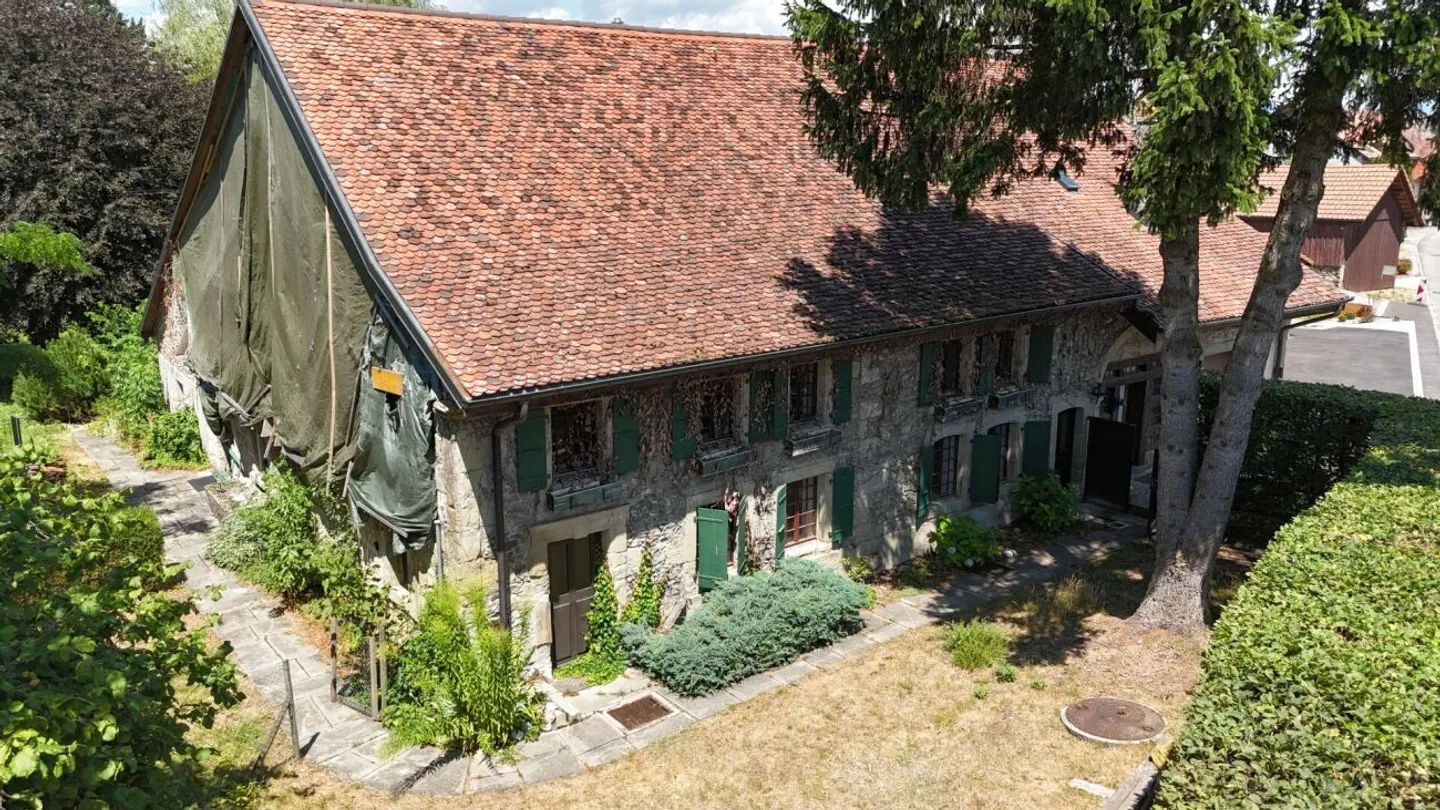UNUSUAL PROPERTY ON MORE THAN 6,000 M2 UNDER RENOVATION, NOT SUBJECT TO THE LDFR - Photo 13 of 13
