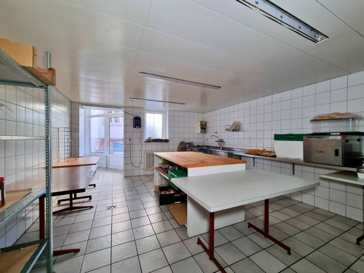 Belle bâtisse comprenant un restaurant réputé et un appartement de 9 pièces en pleine nature - Foto 8 von 13