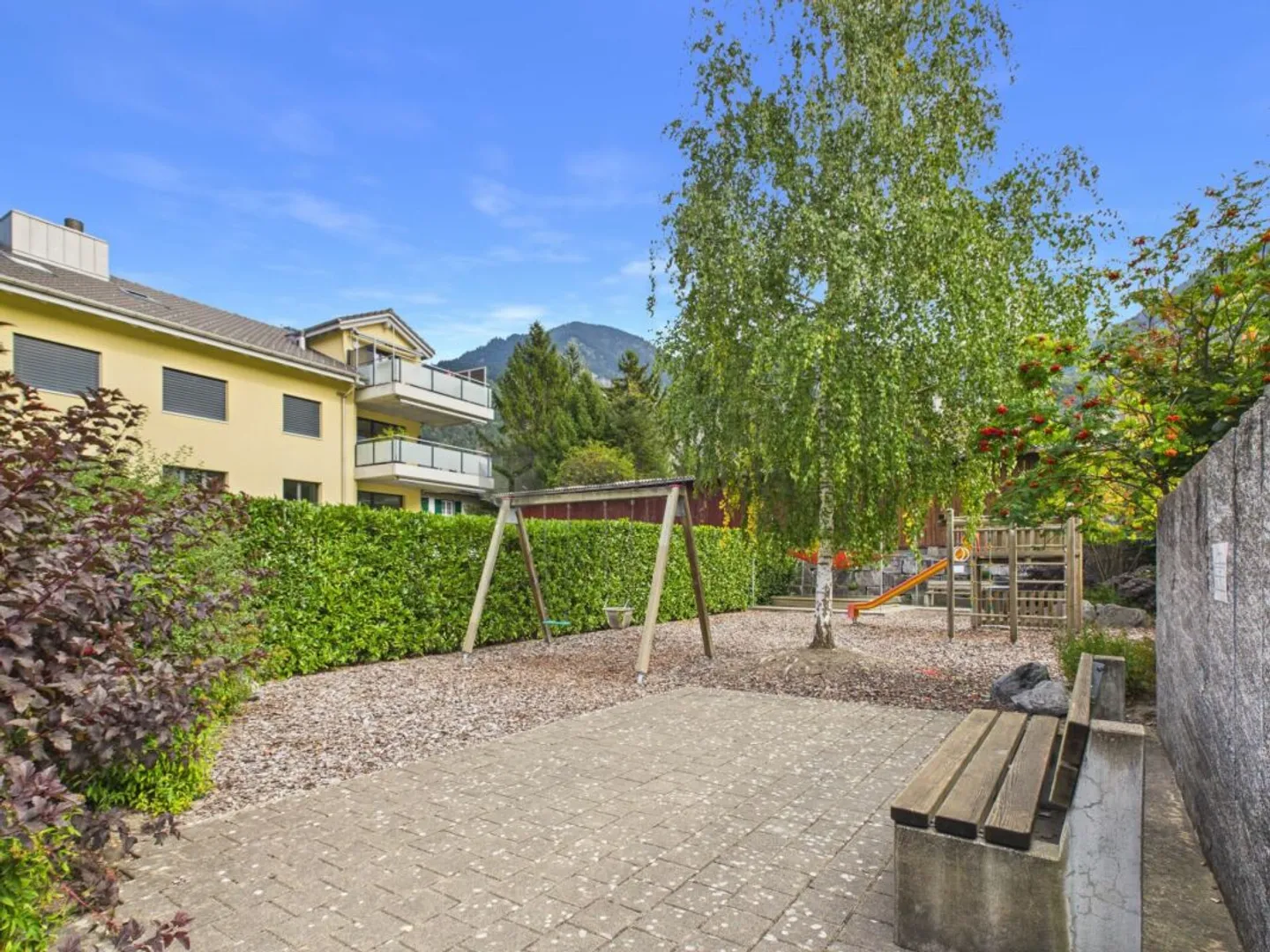 Hochwertig renovierte 4.5 Zimmer-Wohnung mit sonniger Südterrasse in Trimmis - Photo 13 of 13