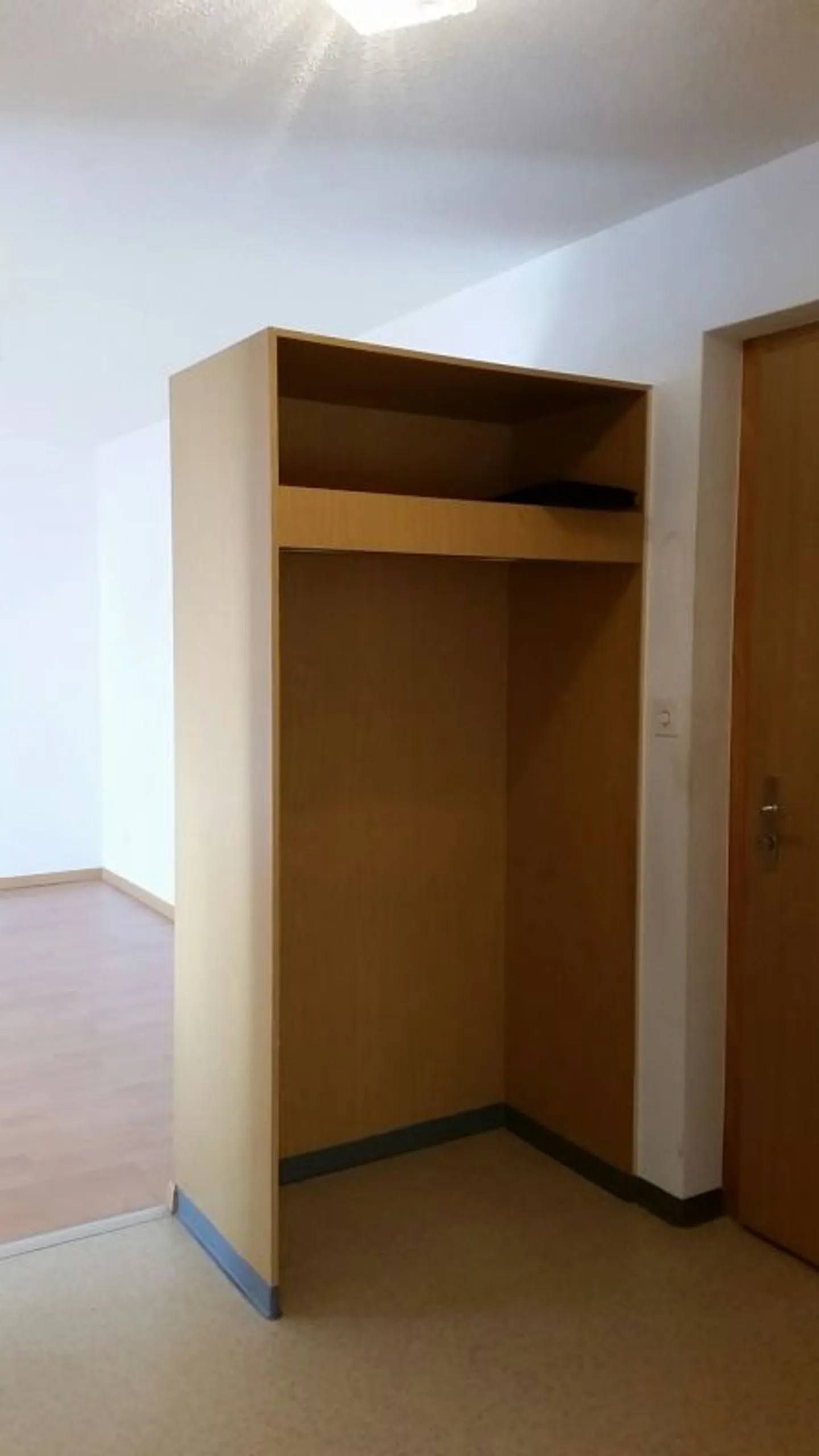 Sunny apartment in a central location - Photo 11 of 13