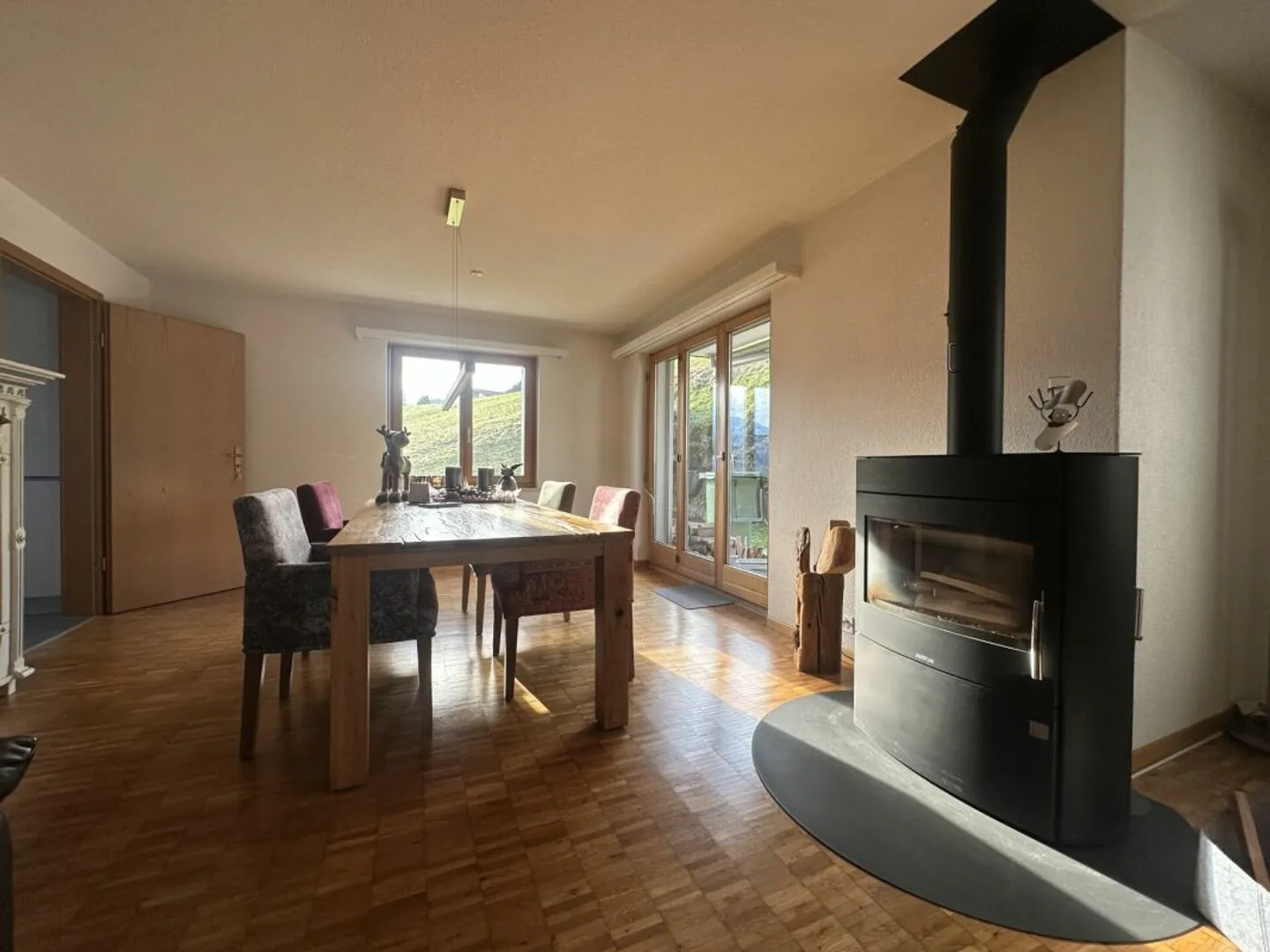 Maison individuelle de 5 ½ pièces pour personnes actives dans un emplacement idyllique à Gams - Photo 4 sur 12