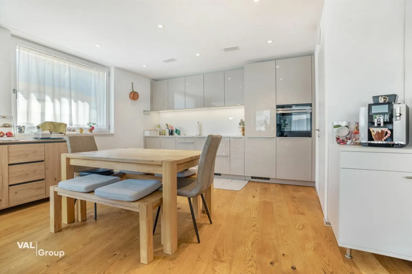 Modern Apartment in Central Naters - Photo 4 of 13