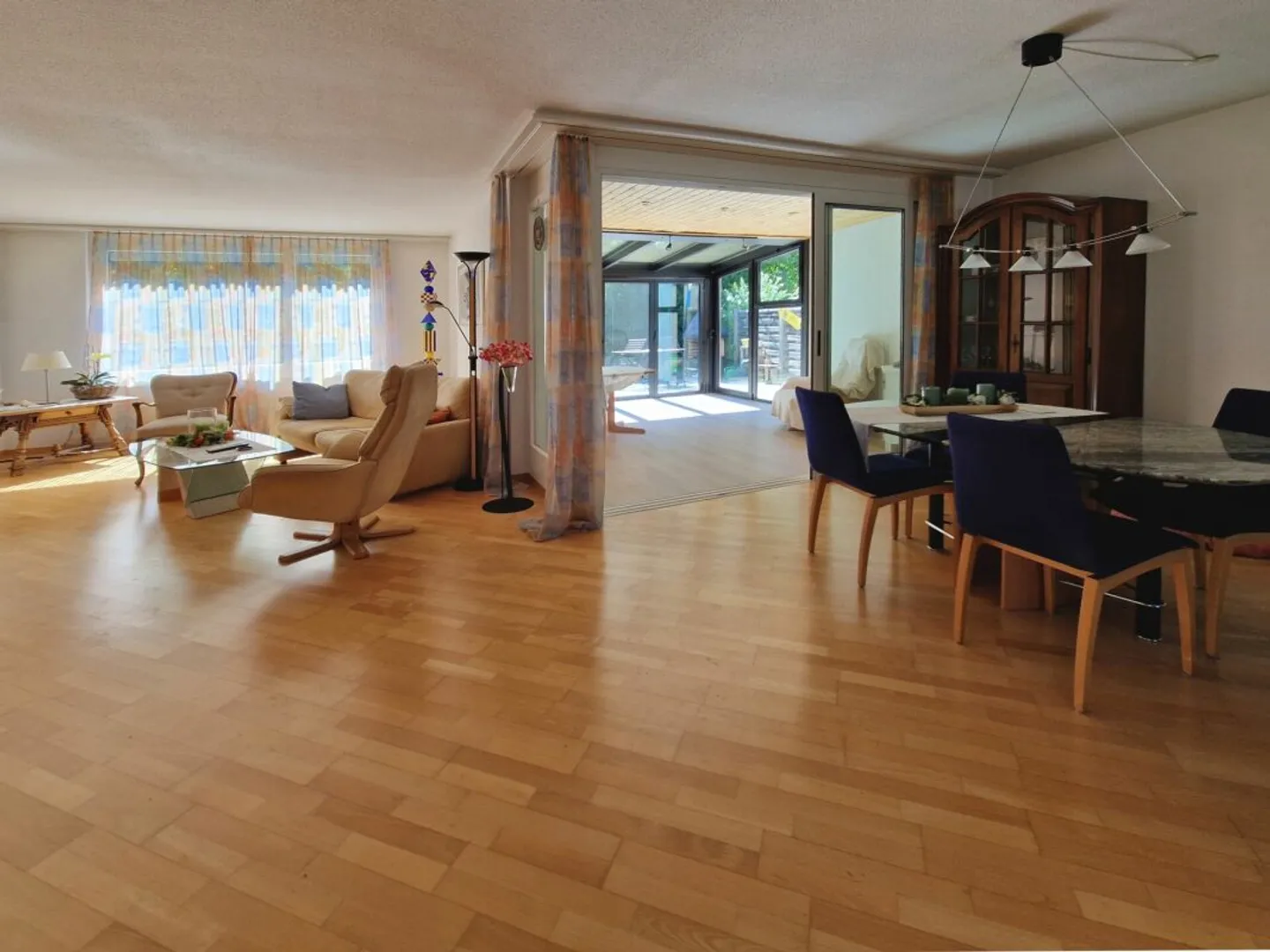 Charmantes Einfamilienhaus mit Garten - Foto 2 von 12