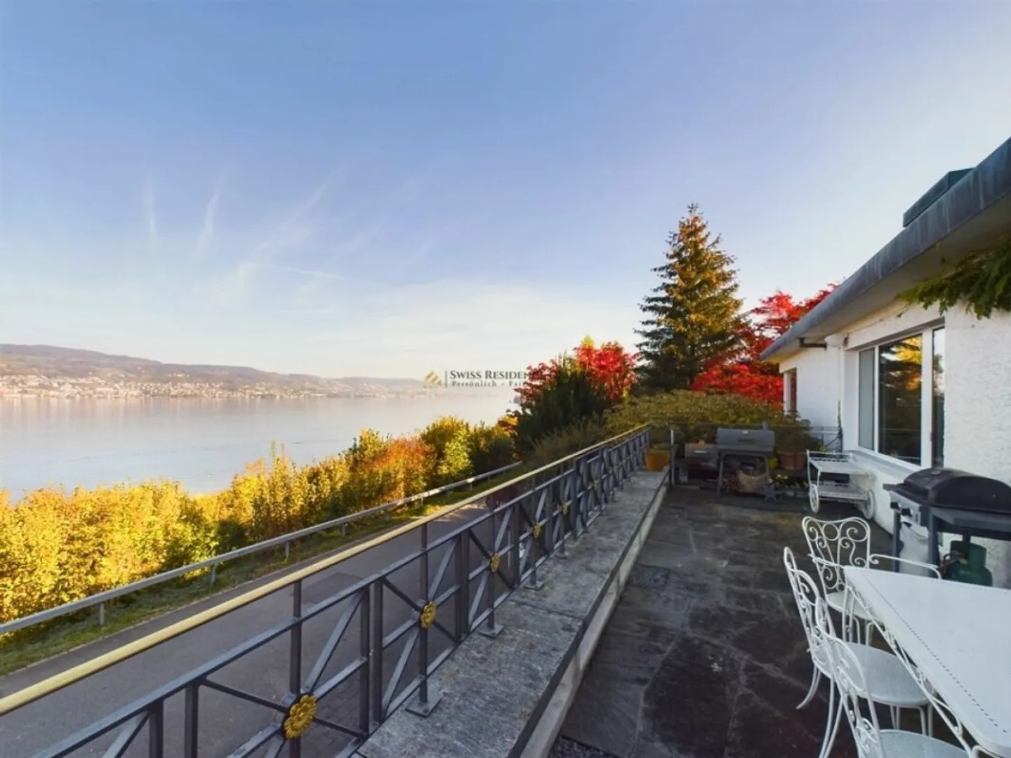 Villa esclusiva con vista lago, piscina e molta privacy - Foto 12 di 13