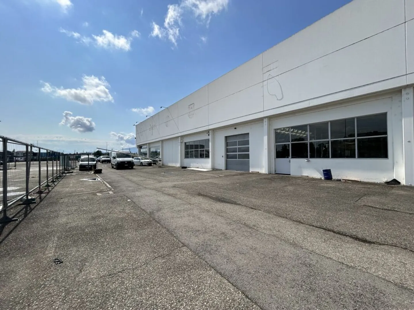 Surface industrielle de 600m2 - Foto 1 di 2