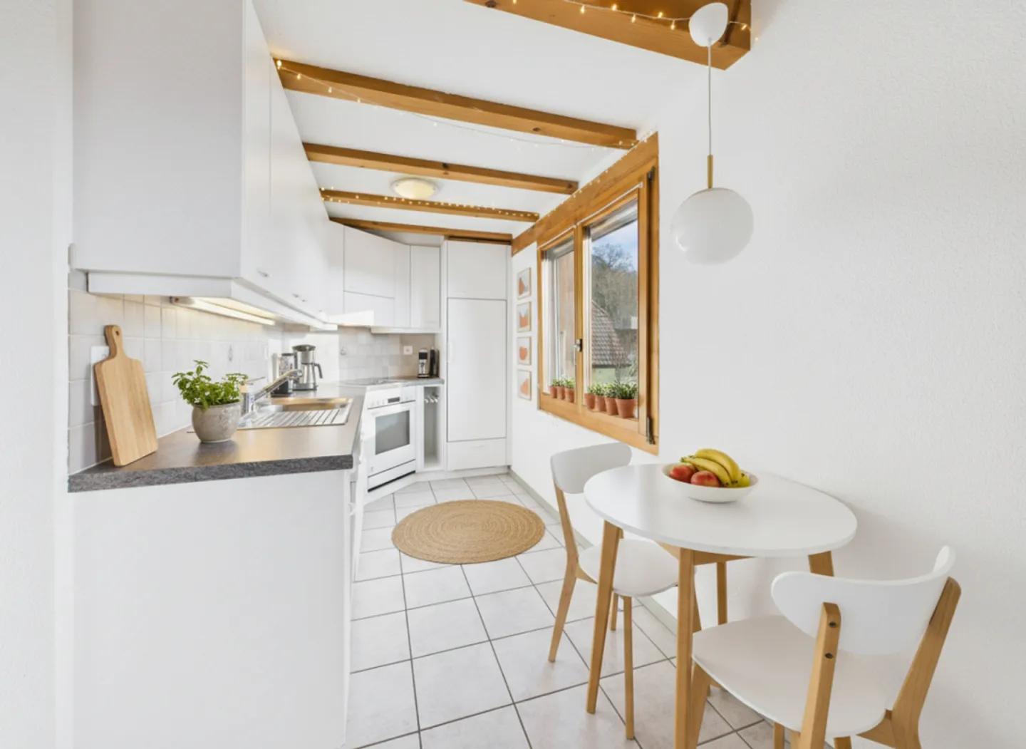 Charmante maisonette de 2,5 pièces dans un environnement calme et verdoyant - Photo 3 sur 7