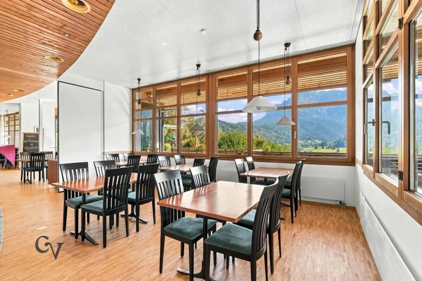 Traditional Eigenthalerhof - Excursion restaurant at the foot of Pilatus for lease - Photo 6 of 13