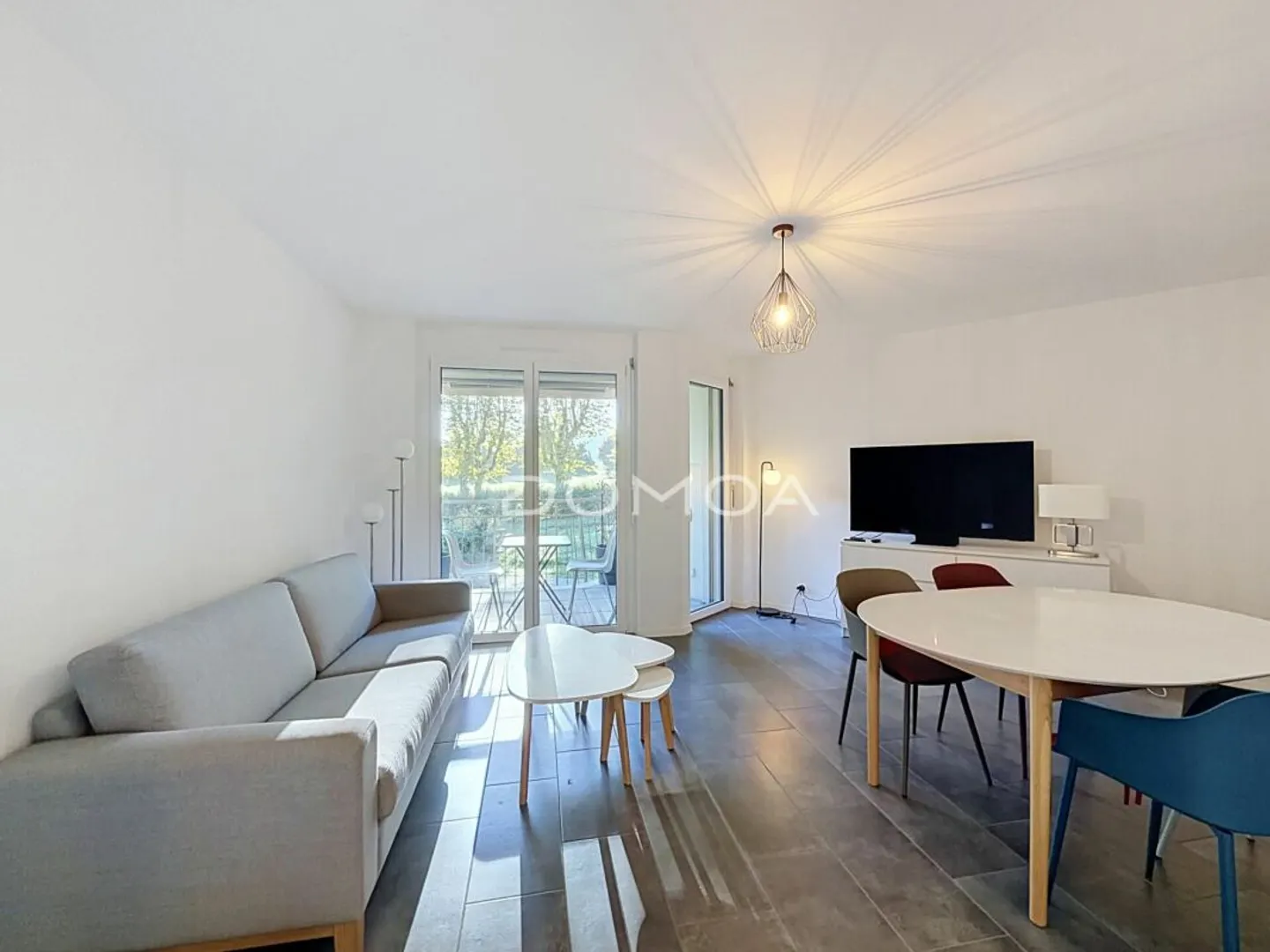 Privileged setting and view of the golf course - Charming 2.5 room apartment in Payerne - Photo 4 of 11