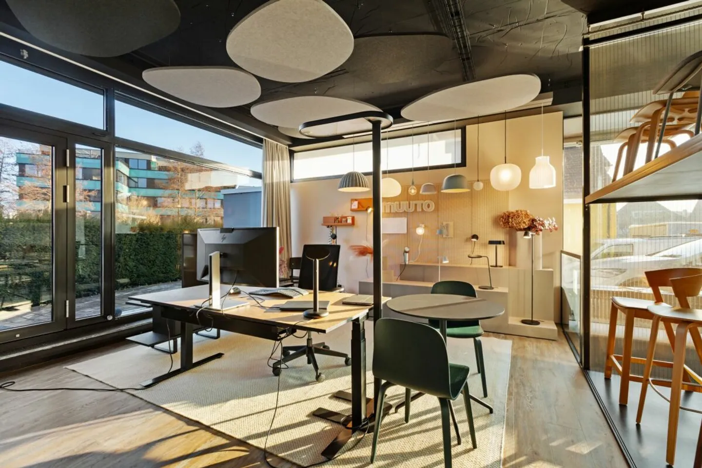 Modern Commercial Property in a Well-Frequented Location - Photo 3 of 12