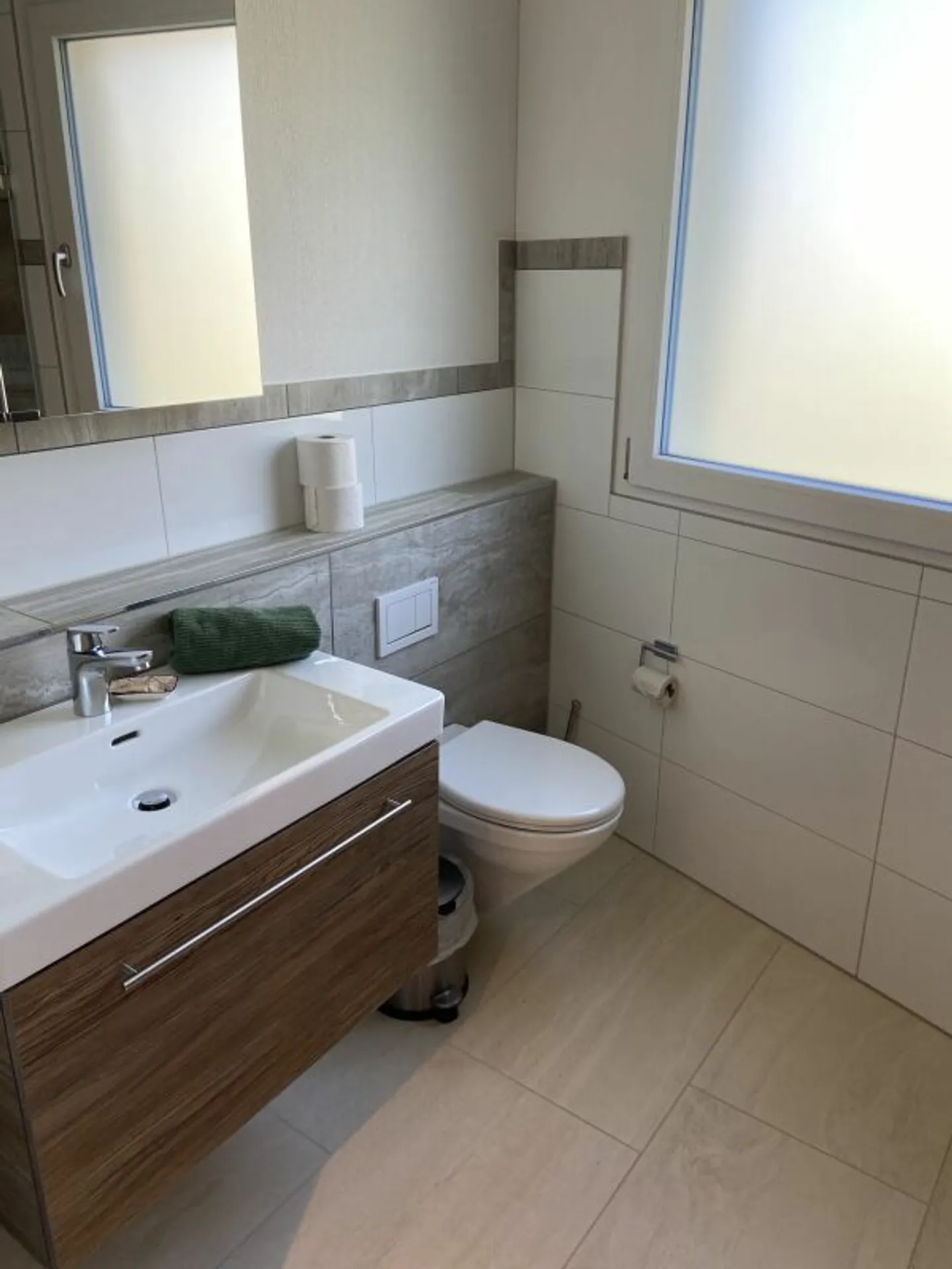 Furnished 2.5-room apartment without electricity costs - Photo 3 of 5