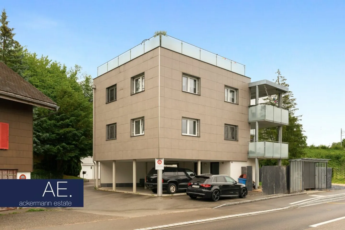 Maison multifamiliale moderne avec des normes de construction durables - Photo 2 sur 7