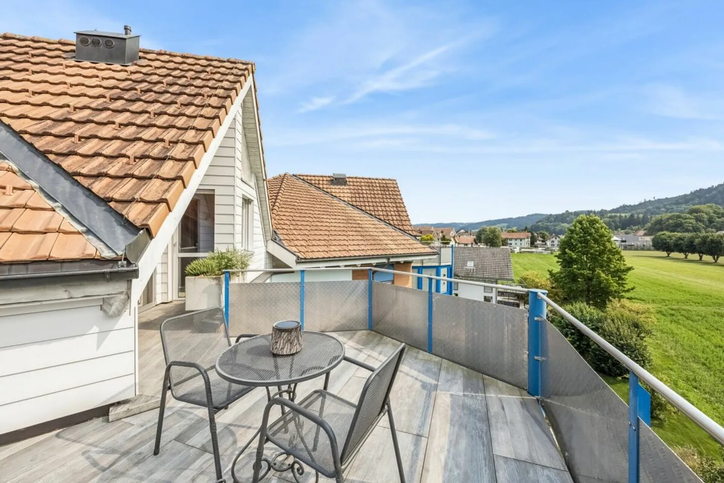 Spacious Penthouse with Gallery! - Photo 12 of 12