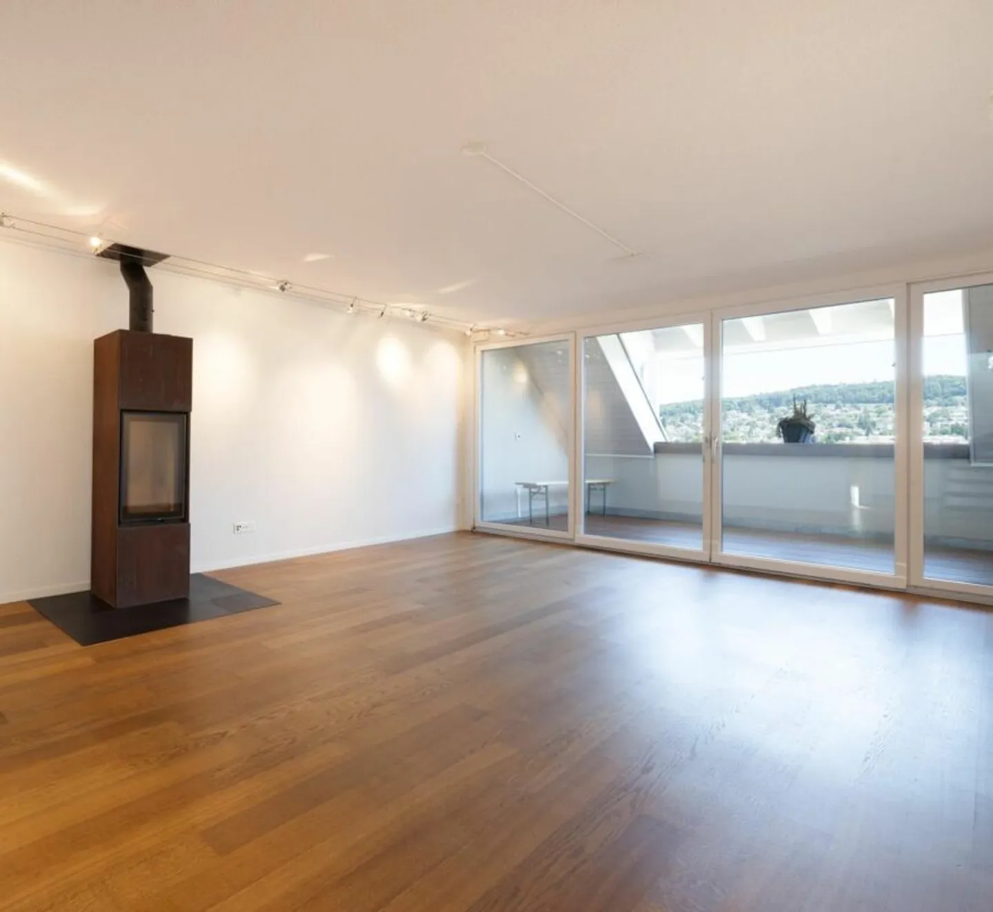 Pure Panorama! 4.5 Room Maisonette with Far-Reaching Views - Photo 4 of 9