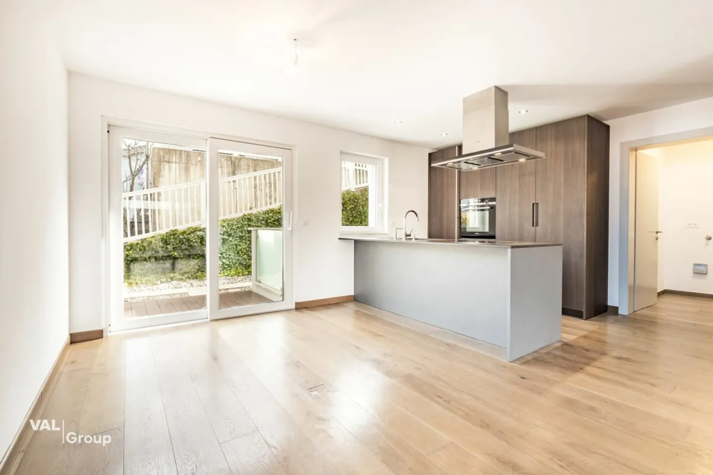 Appartamento spazioso in una casa a due unità - Foto 2 di 12