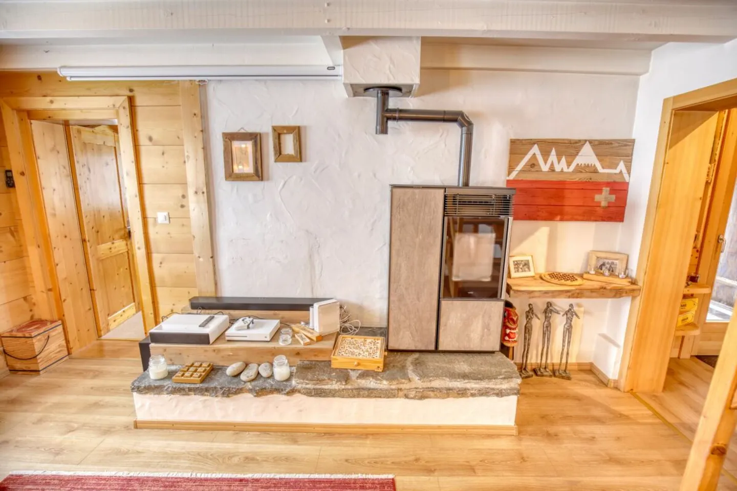 Charakterchalet mit 2 Nebengebäuden und großem Grundstück in Haute-Nendaz! - Foto 3 von 13