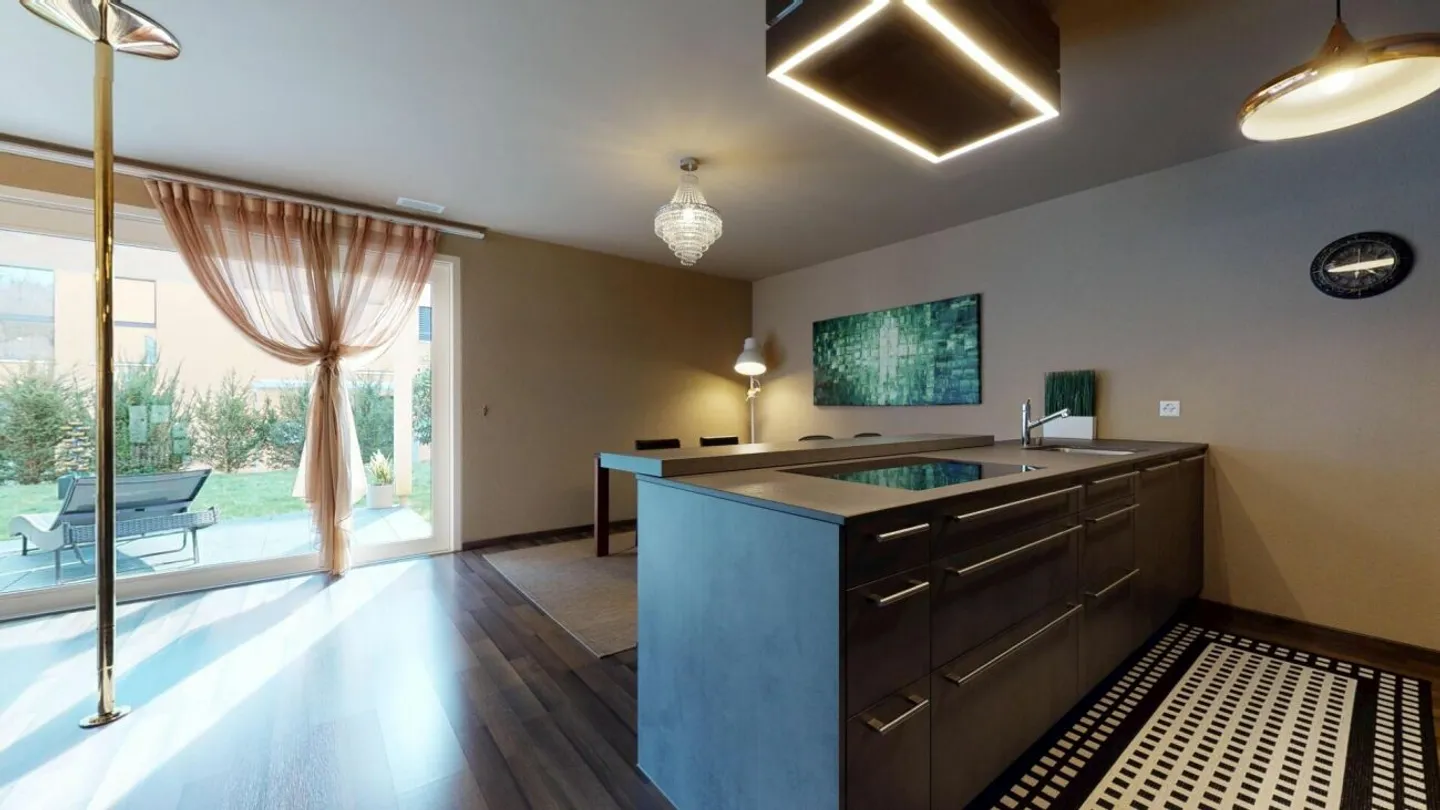 Stylish 4.5-room garden apartment with parking space in the garage and outdoor parking - Photo 7 of 12