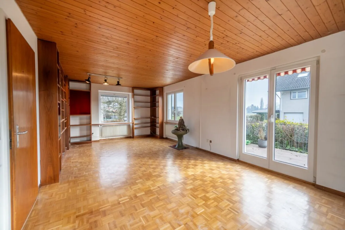 Maison individuelle avec jardin et possibilités d'aménagement - Photo 3 sur 13