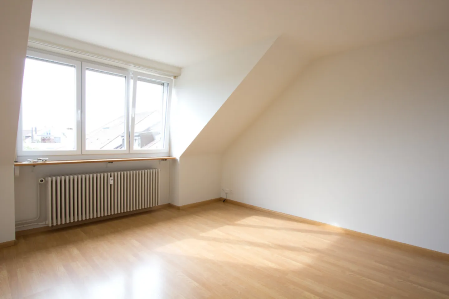 Cozy Attic Apartment in the Gotthelf Quarter - Photo 2 of 4