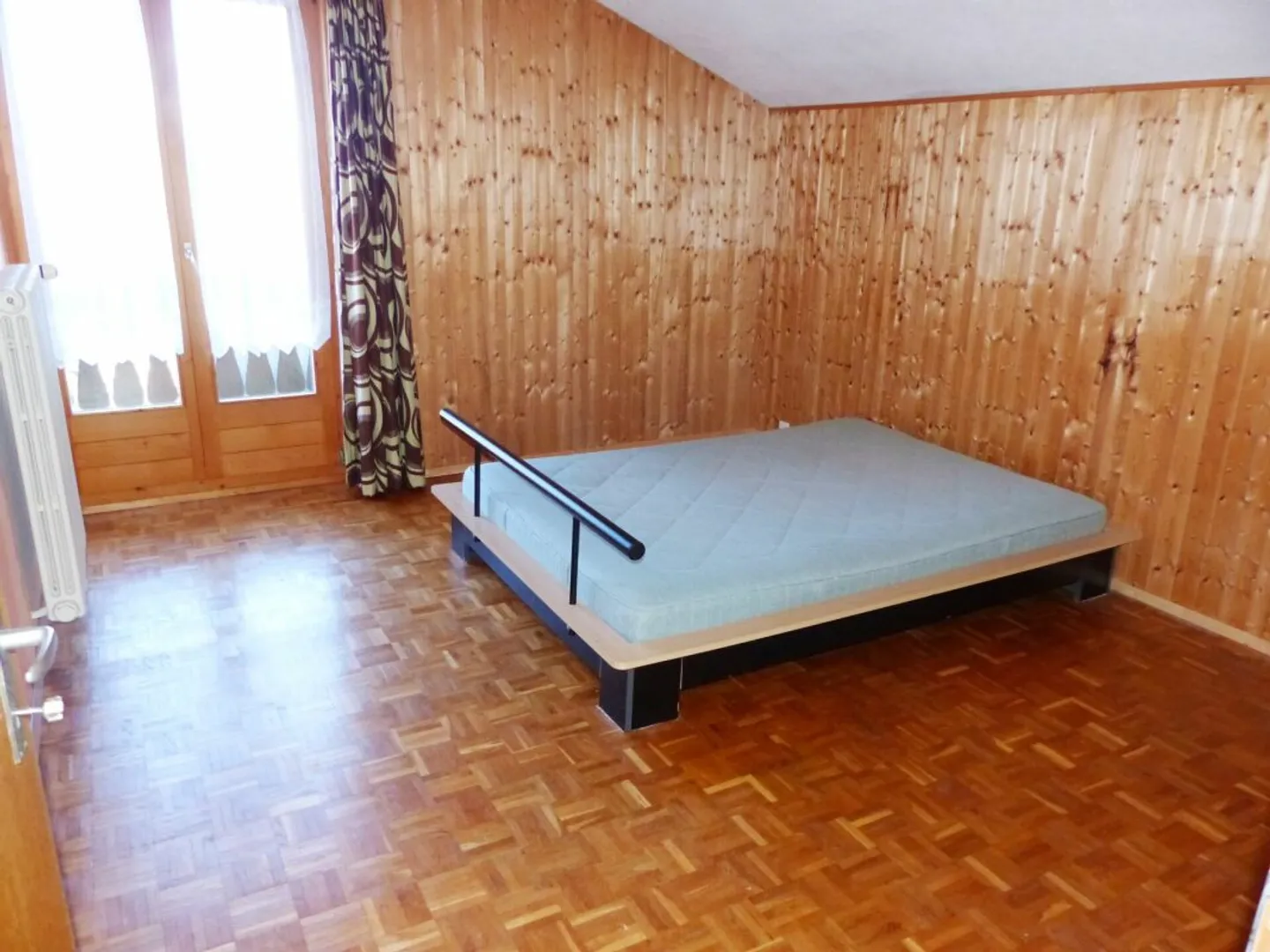 LARGE SINGLE-FAMILY HOUSE WITH POTENTIAL - Photo 12 of 13