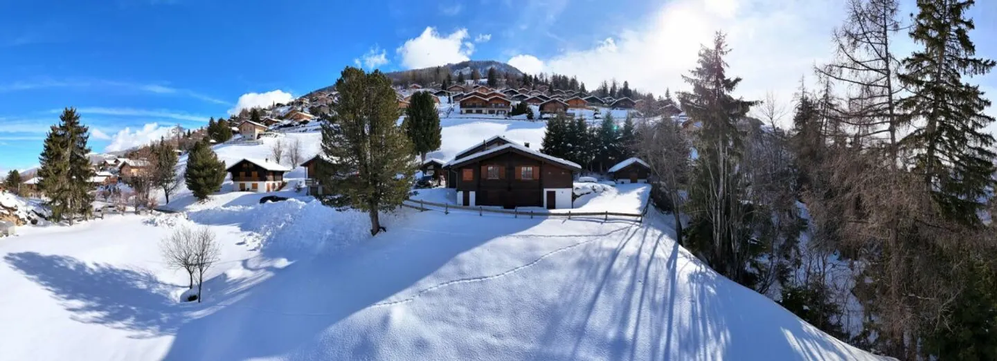 Charakterchalet mit 2 Nebengebäuden und großem Grundstück in Haute-Nendaz! - Foto 4 von 13