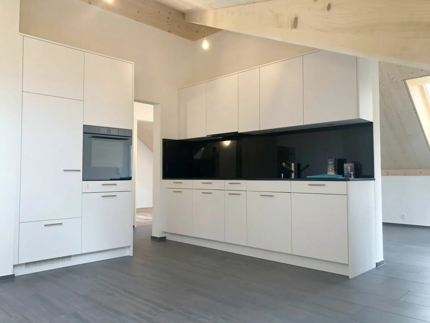 charming 2.5-room attic apartment - Photo 1 of 12