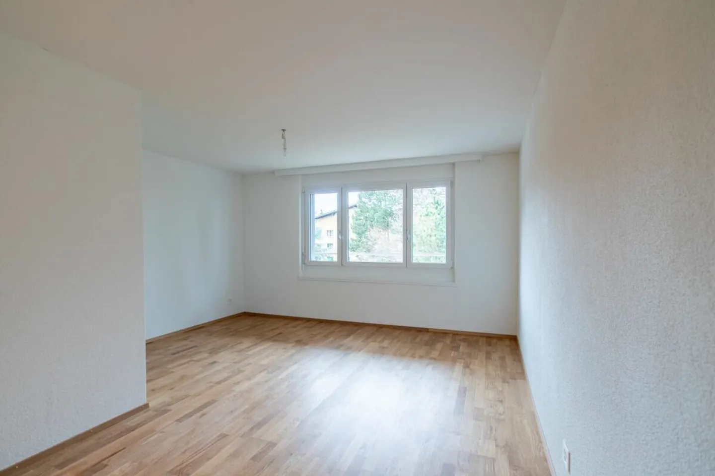 Attractive 4.5-room apartment in a sunny location with a separate office - Photo 4 of 12
