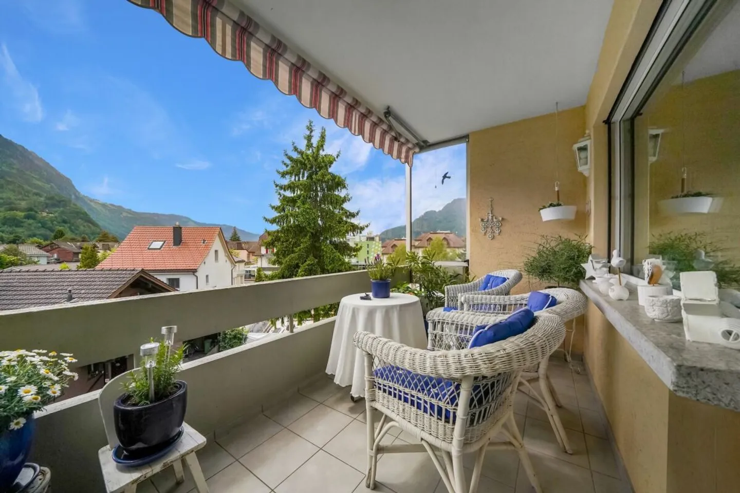 Bright 4.5-room condominium in a central location in Interlaken - Photo 1 of 13
