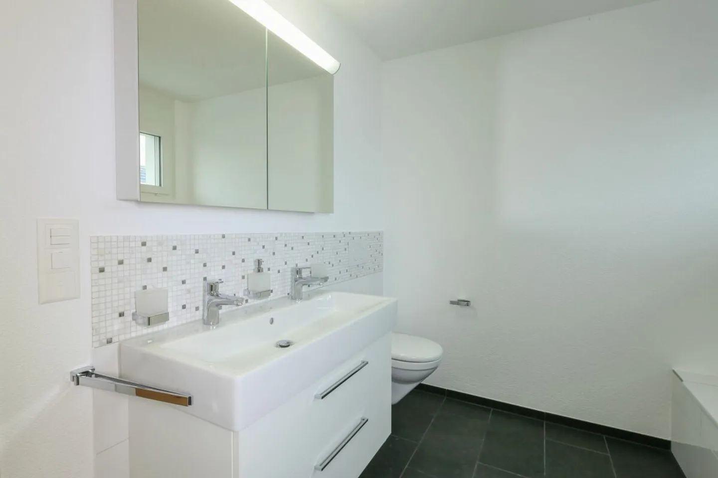 La tua nuova felicità domestica: Casa moderna su tre piani - Foto 11 di 13