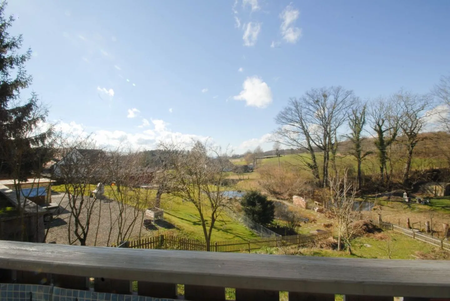 Beaucoup d'espace de vie et jardin privé - Photo 4 sur 13