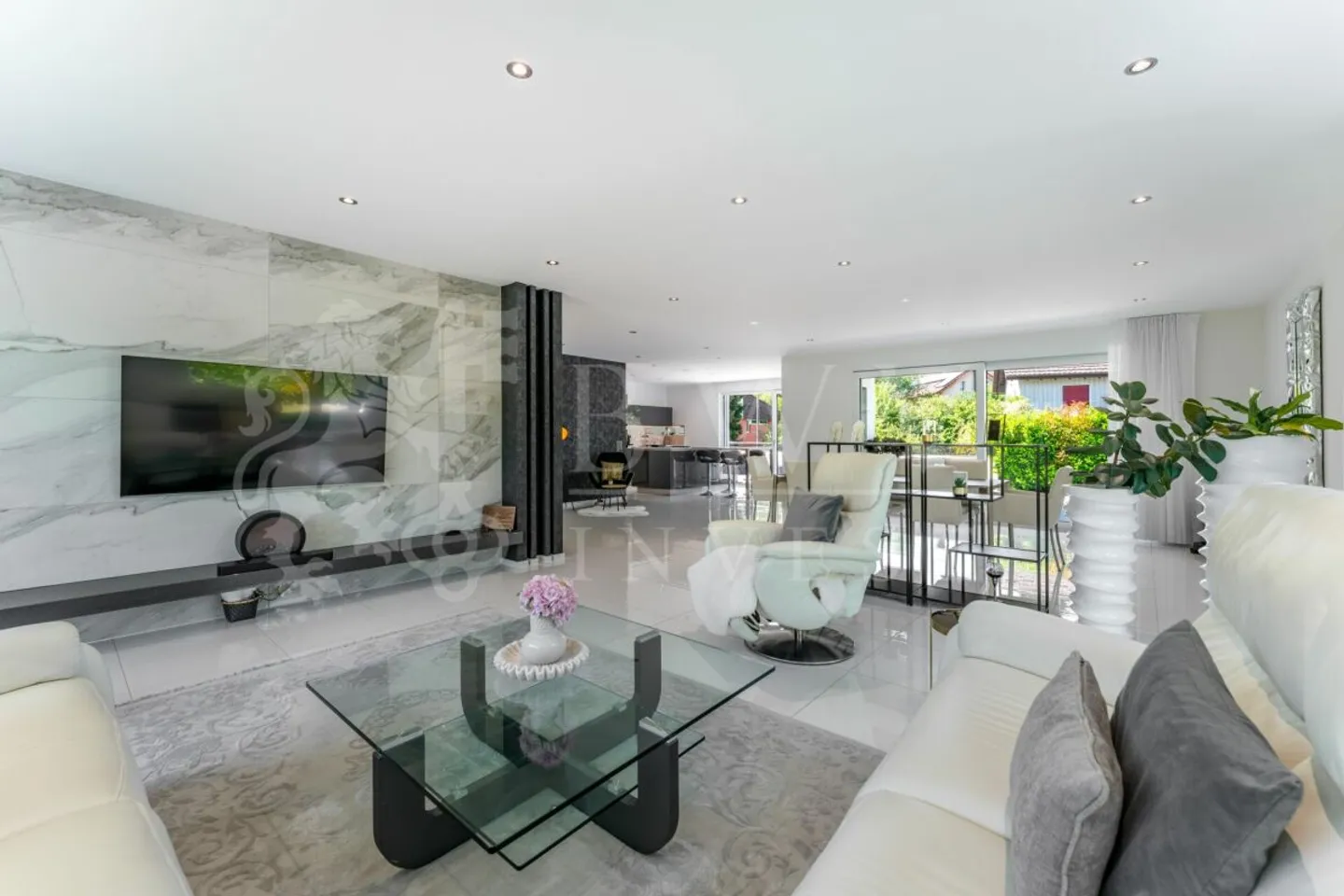 Modern Design House with Pool | 310 m² Living Space | Lots of Privacy - Photo 7 of 13