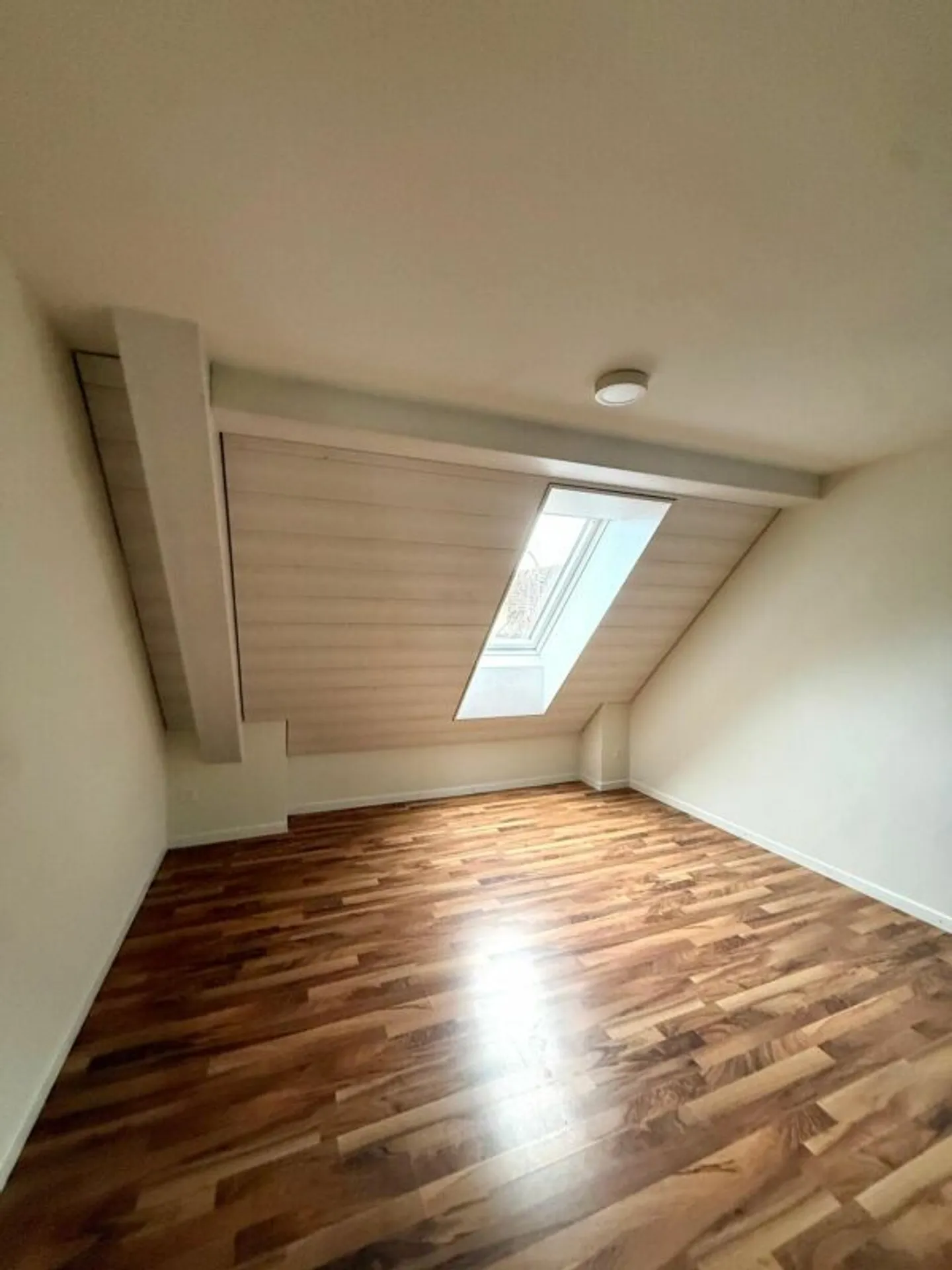 Modern Living near the Lakeshore - Photo 7 of 13