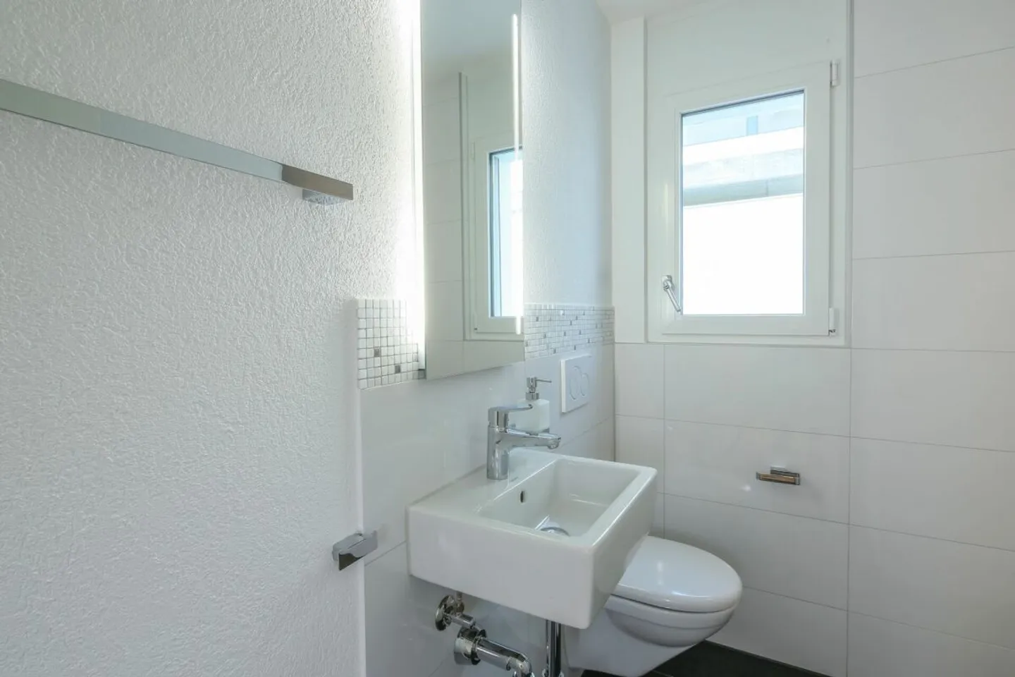 La tua nuova felicità domestica: Casa moderna su tre piani - Foto 8 di 13